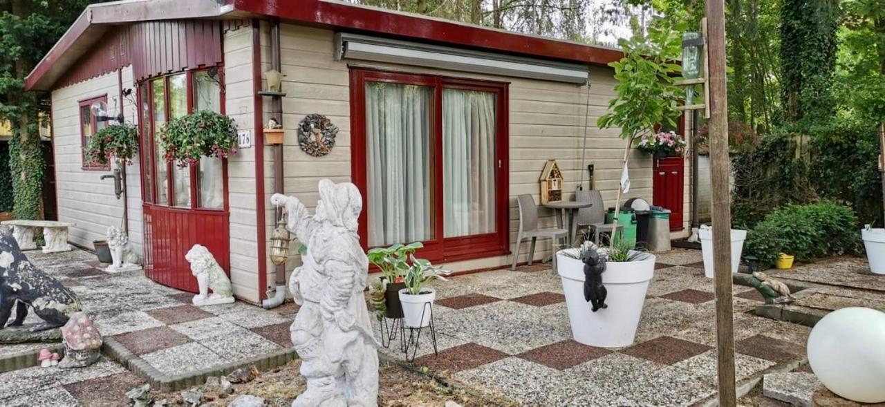 Retro Relax Resort Midden In Het Bos Op De Veluwe In Putten Eksteriør billede