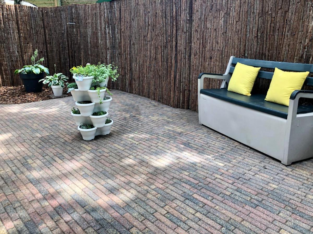 Retro Relax Resort Midden In Het Bos Op De Veluwe In Putten Eksteriør billede