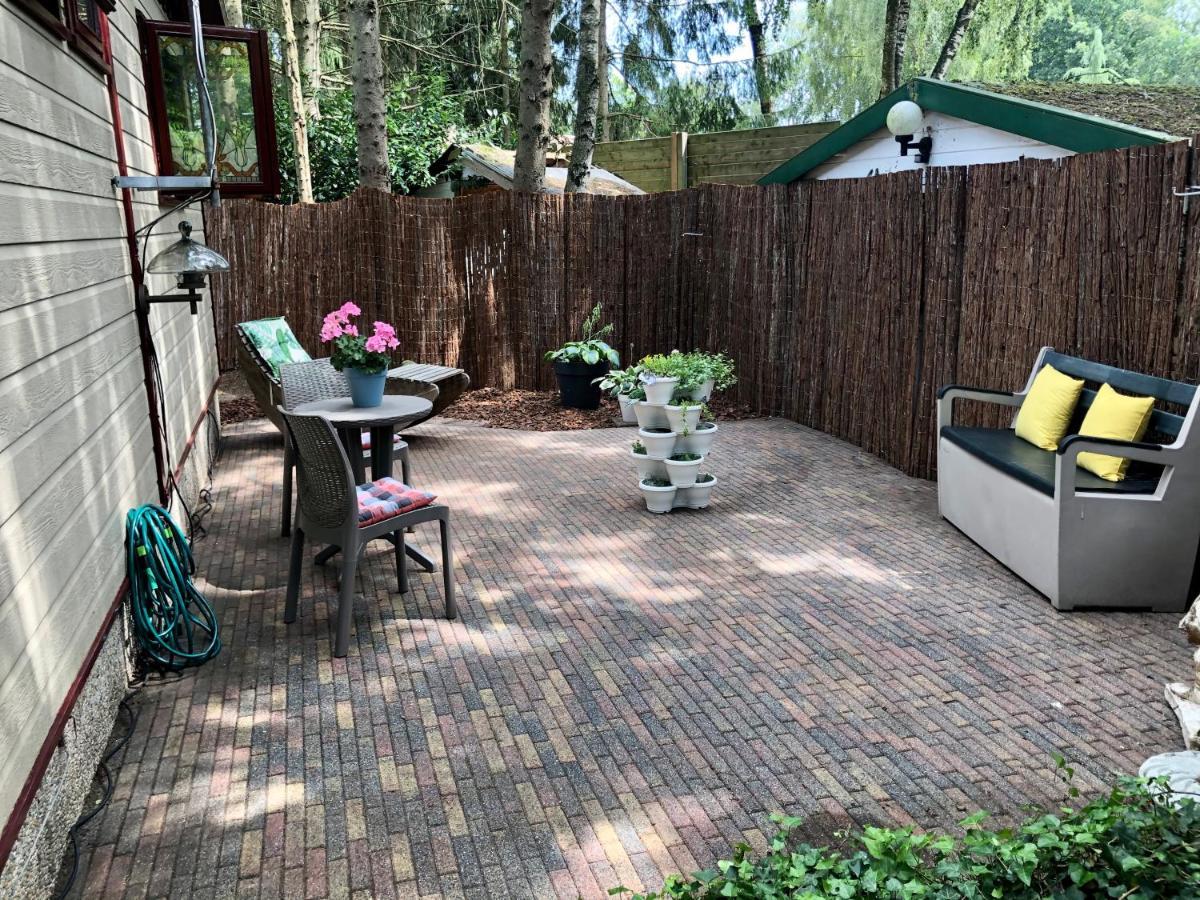 Retro Relax Resort Midden In Het Bos Op De Veluwe In Putten Eksteriør billede